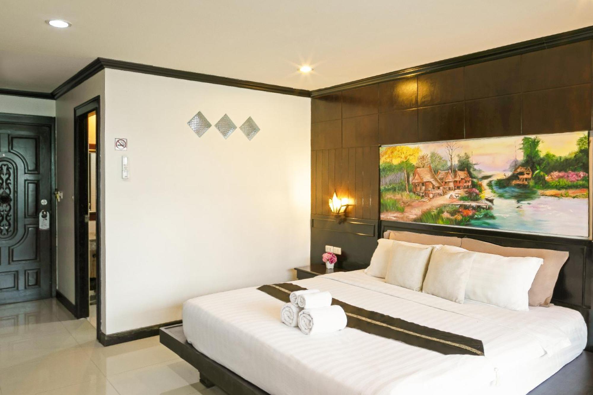 Best Venue Hotel Patong Екстериор снимка