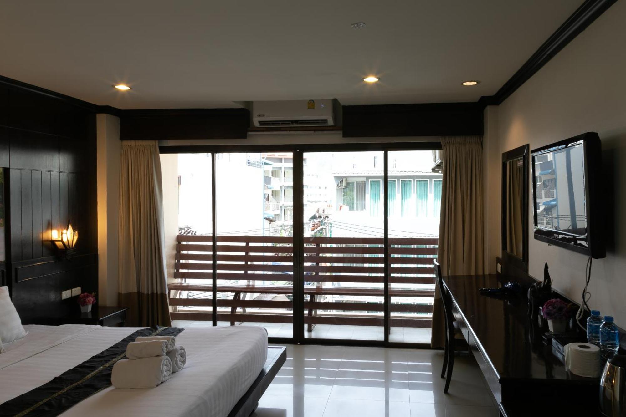 Best Venue Hotel Patong Екстериор снимка