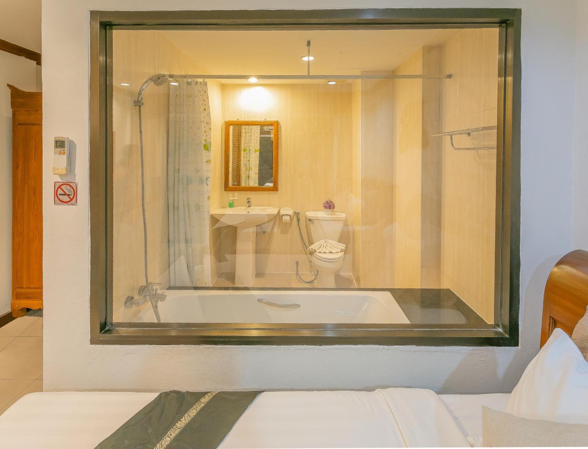 Best Venue Hotel Patong Екстериор снимка